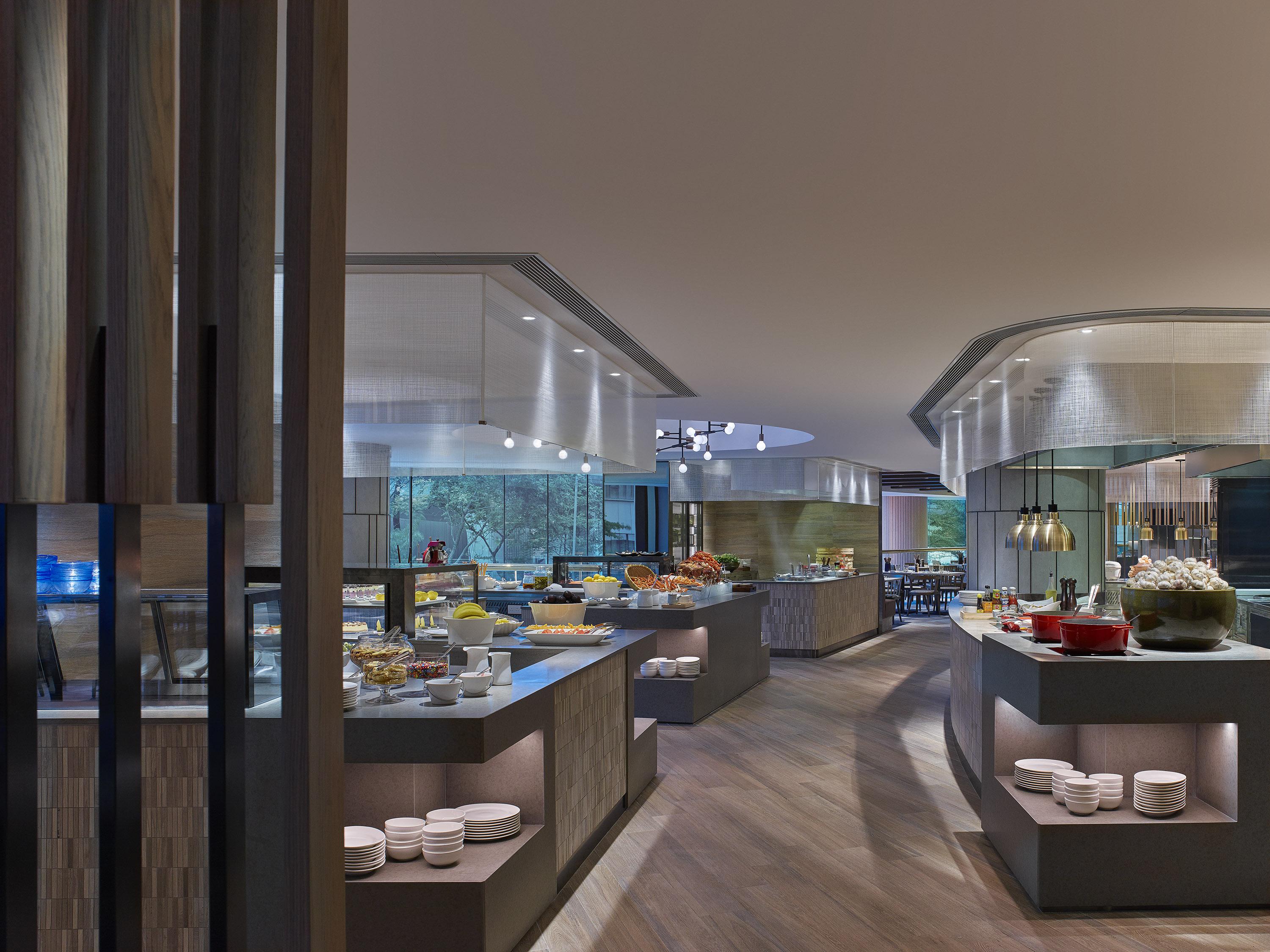 New World Millennium Hong Kong Hotel Экстерьер фото The buffet at the lounge
