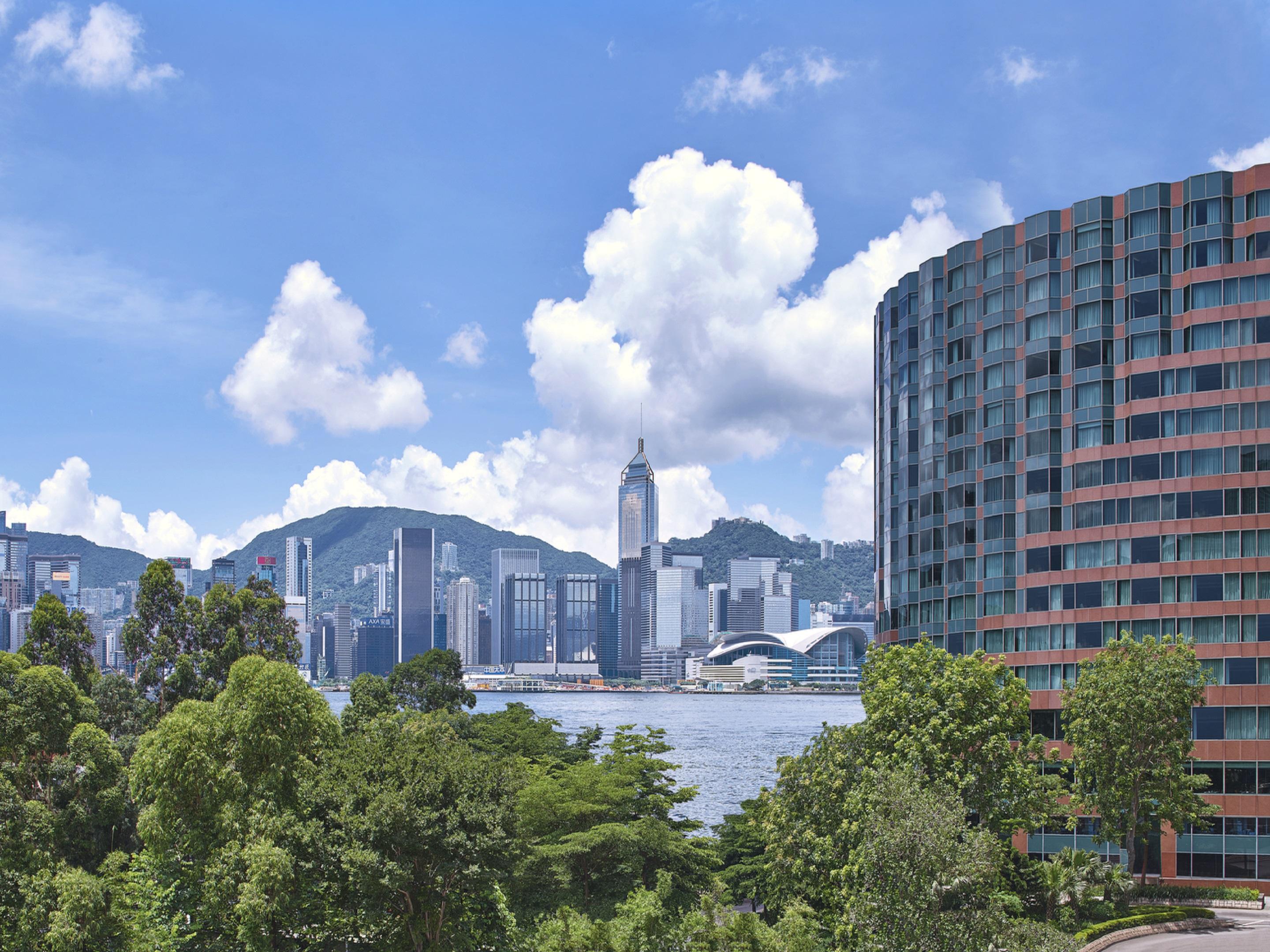 New World Millennium Hong Kong Hotel Экстерьер фото View of Victoria Harbour from the campus