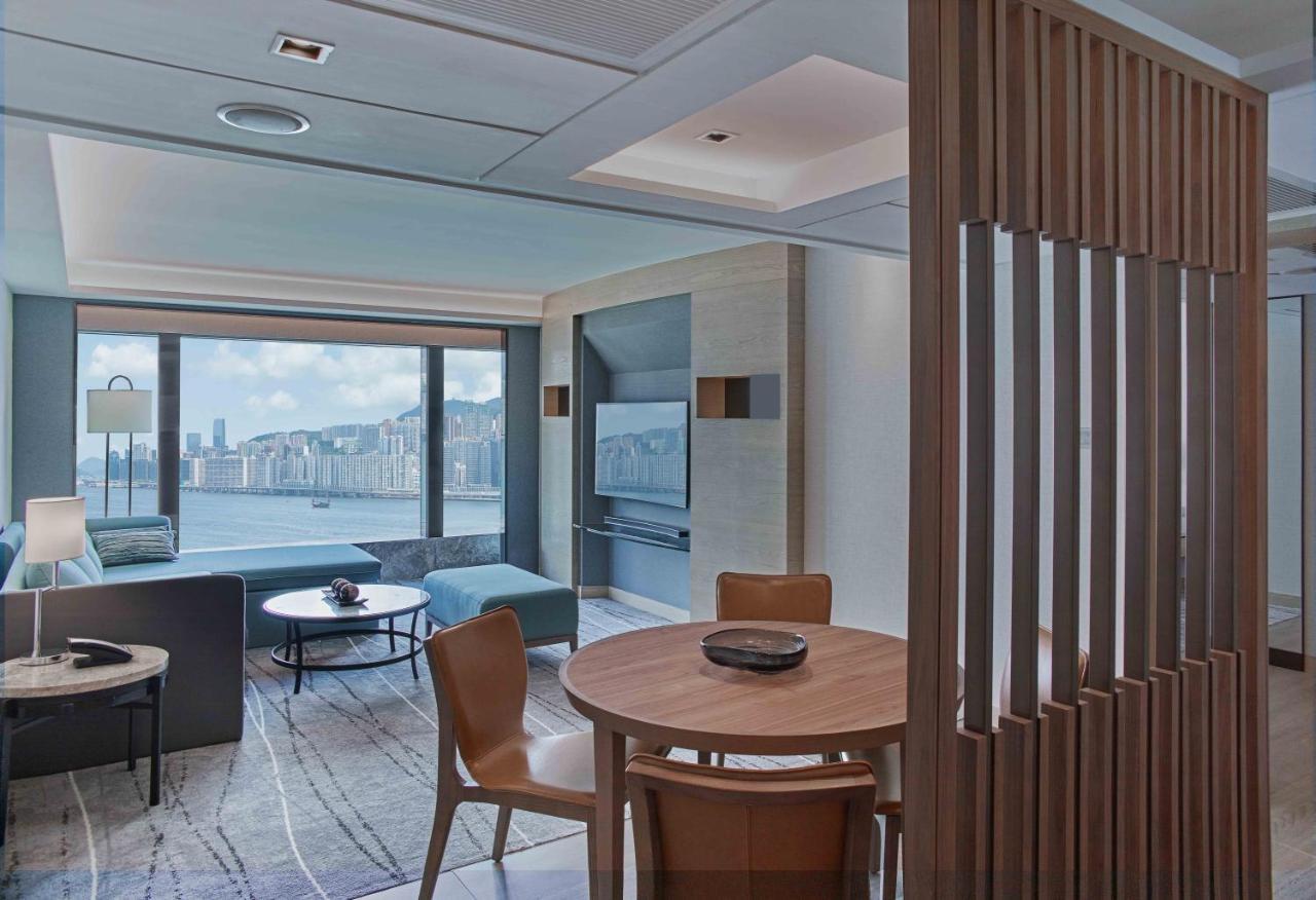 New World Millennium Hong Kong Hotel Экстерьер фото The Harbour Suite