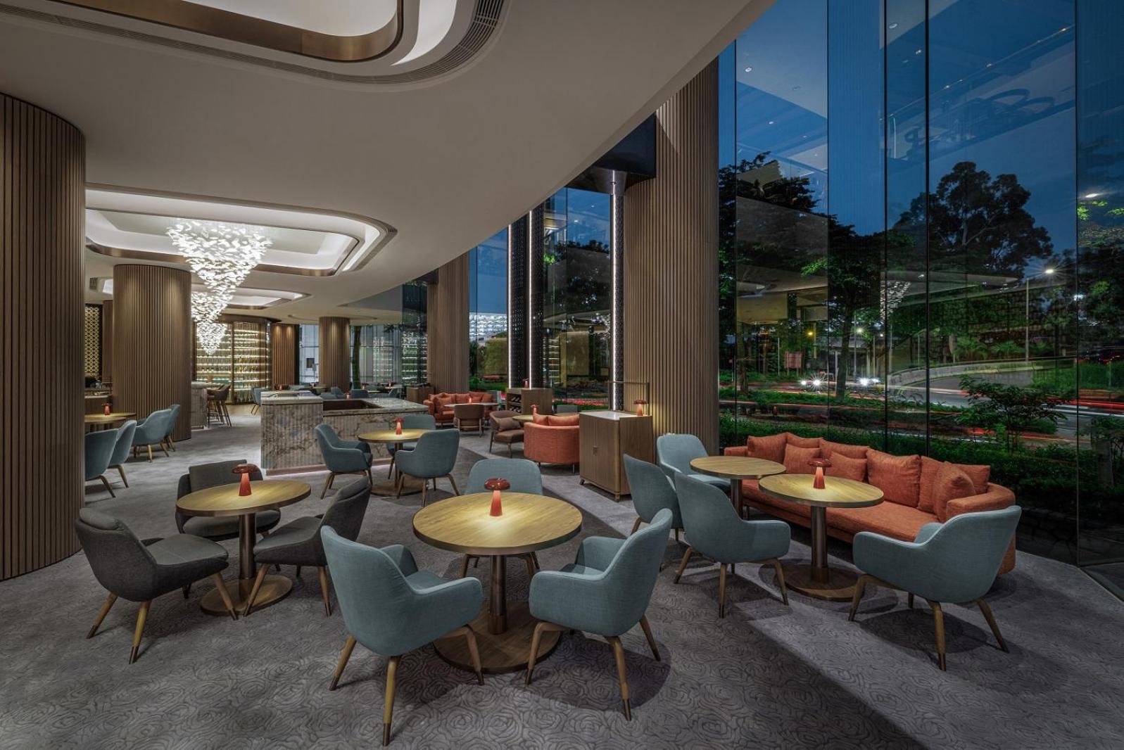 New World Millennium Hong Kong Hotel Экстерьер фото The Lounge at the airport