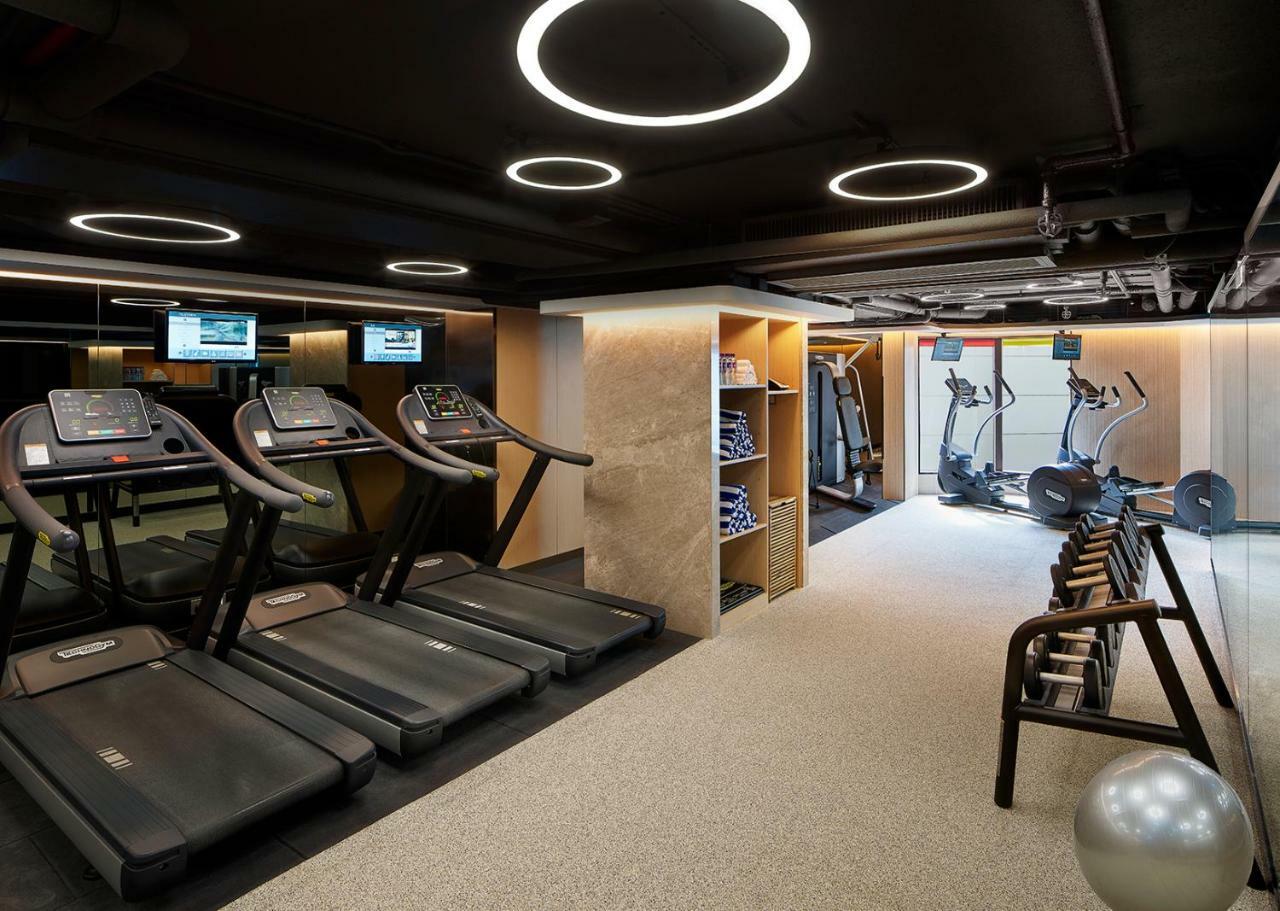 New World Millennium Hong Kong Hotel Экстерьер фото The gym at the hotel